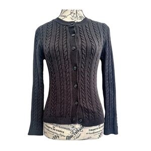 Edikted Women’s Classic Cable Knit Sweater. Black. Medium